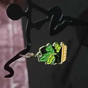 Black 🎁 Cat Earrings - Hide n Seek in Plants  Gold Tone NWOT